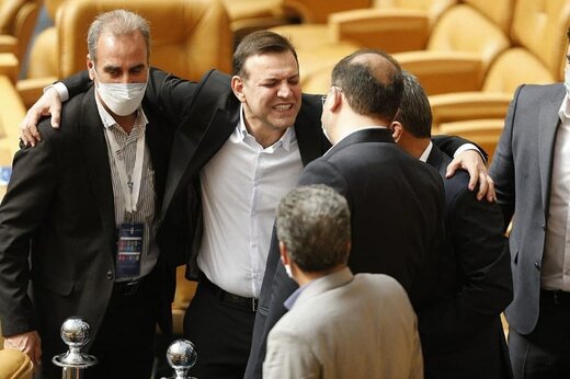 اولین حرفهای عزیزی خادم بعد از انتخابات اولین حرفهای عزیزی خادم بعد از انتخابات