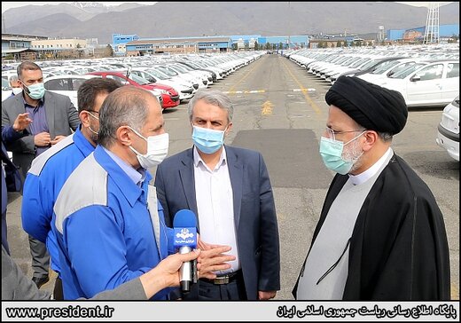 حضور سرزده رئیسی با این همه دوربین و عکاس و دم و دستگاه؟ حضور سرزده رئیسی با این همه دوربین و عکاس و دم و دستگاه؟