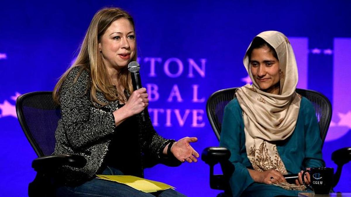 دختران دانش‌آموز افغان با معلمان و کارکنان مدرسه به رواندا منتقل می‌شوند