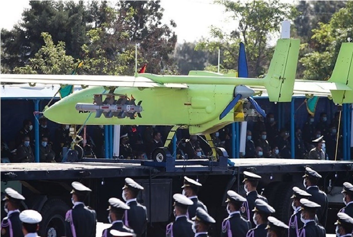 ارتش چه تجهیزاتی را به رژه آورد؟ ارتش چه تجهیزاتی را به رژه آورد؟