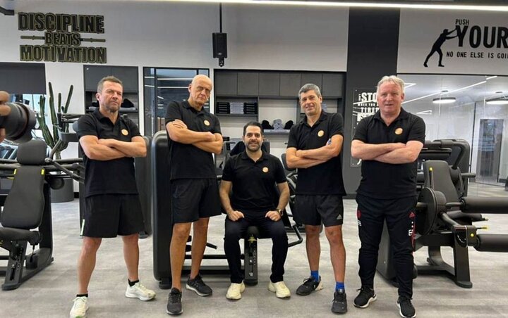 یک افتتاحیه عجیب در شمال تهران یک افتتاحیه عجیب در شمال تهران