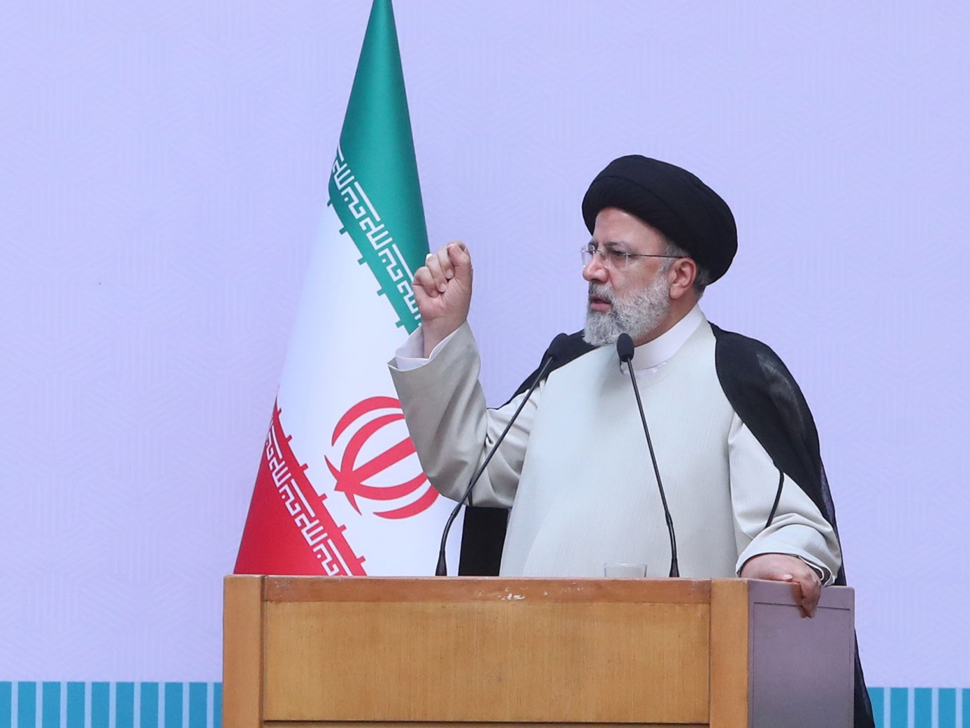 رئیسی: در سفرهای خارجی و ملاقات با سران کشورهای همسایه، شاهد اشتیاق آنها به تولیدات و محصولات ایرانی هستم رئیسی: در سفرهای خارجی و ملاقات با سران کشورهای همسایه، شاهد اشتیاق آنها به تولیدات و محصولات ایرانی هستم