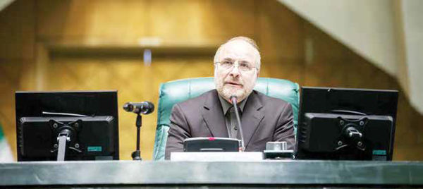 قالیباف وسط معرکه انقلابیها و سوپرانقلابیها قالیباف وسط معرکه انقلابیها و سوپرانقلابیها