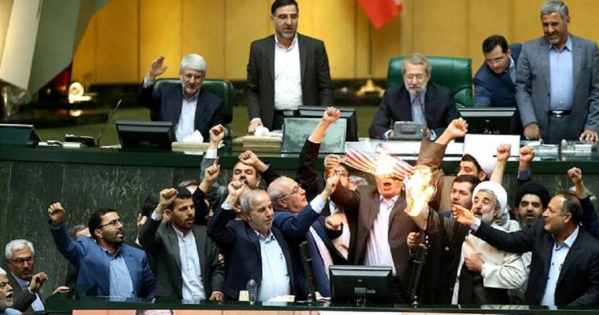 ذوالنوری، نماینده مجلس: اگر شرایط پیش بیاید باز هم برجام را آتش میزنم/ ما برای یک توافق قیمتی به مذاکره میرویم ذوالنوری، نماینده مجلس: اگر شرایط پیش بیاید باز هم برجام را آتش میزنم/ ما برای یک توافق قیمتی به مذاکره میرویم