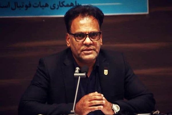 کنایه روزنامه آفتاب یزد به یک اظهارات عجیب و غریب/ زنان با کفش پاشنه بلند فوتبال بازی میکنند؟ کنایه روزنامه آفتاب یزد به یک اظهارات عجیب و غریب/ زنان با کفش پاشنه بلند فوتبال بازی میکنند؟