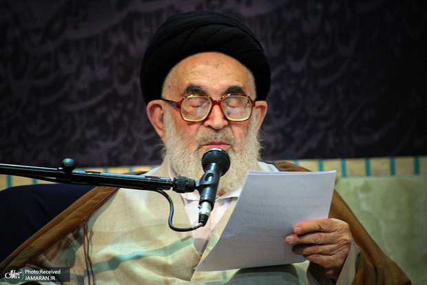 پیام آیتالله دستغیب در پی درگذشت مهسا امینی: آقایان منشور امام خمینی که مردم را صاحب اصلی انقلاب میداند بخوانند و عمل کنند پیام آیتالله دستغیب در پی درگذشت مهسا امینی: آقایان منشور امام خمینی که مردم را صاحب اصلی انقلاب میداند بخوانند و عمل کنند