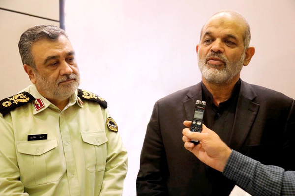 وزیر کشور: نیروی انتظامی در اتفاقات اخیر بسیار بسیار خوب و مناسب عمل کرد؛ توانست توطئهها را نقش بر آب کند وزیر کشور: نیروی انتظامی در اتفاقات اخیر بسیار بسیار خوب و مناسب عمل کرد؛ توانست توطئهها را نقش بر آب کند