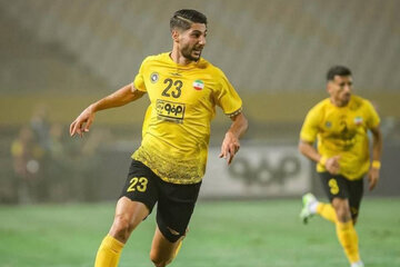 ستاره سپاهان به پرسپولیس رسید ستاره سپاهان به پرسپولیس رسید