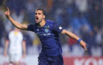 عکس | ستاره پرسپولیس در ژاپن پیکاسو شد! عکس | ستاره پرسپولیس در ژاپن پیکاسو شد!