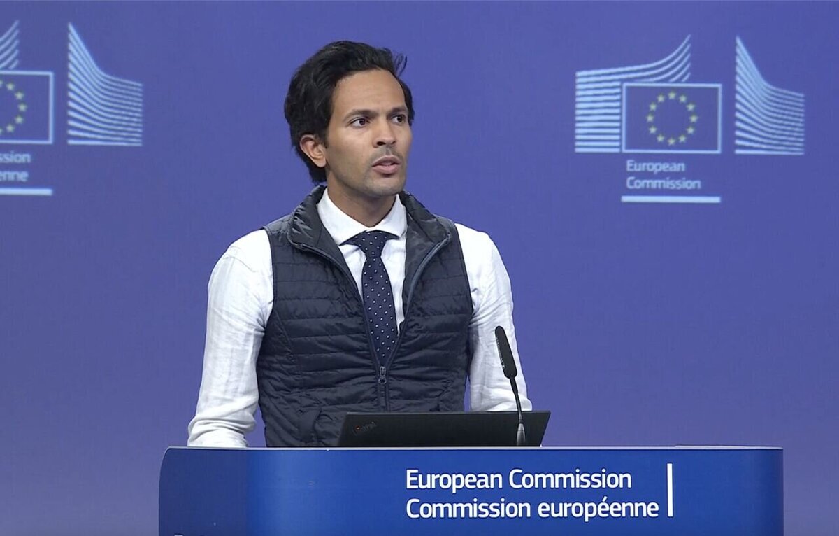 ادعای بی اساس سخنگوی اتحادیه اروپا/ایران تهدیدی جدی برای صلح بین المللی است! ادعای بی اساس سخنگوی اتحادیه اروپا/ایران تهدیدی جدی برای صلح بین المللی است!