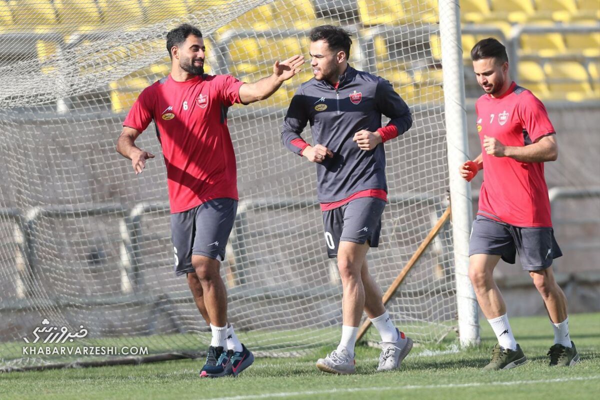 شایعه عجیب در مورد دو ستاره پرسپولیس؛ اورونوف و رفیعی رفتنی هستند؟ شایعه عجیب در مورد دو ستاره پرسپولیس؛ اورونوف و رفیعی رفتنی هستند؟