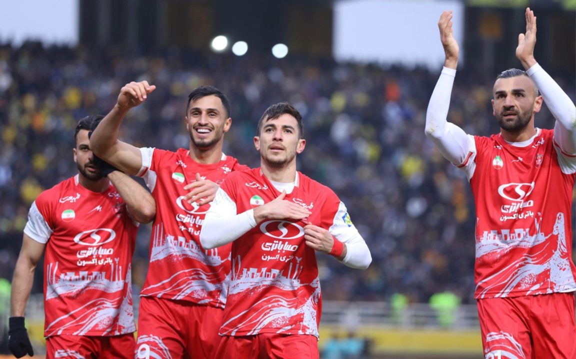 فرشاد احمدزاده وینگر پرسپولیس تهران و سابق سپاهان - سردار دورسون و علی علیپور مهاجمان پرسپولیس تهران - بازی سپاهان و پرسپولیس - لیگ برتر ایران