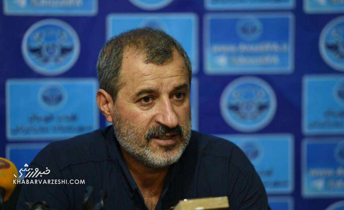 به وحید هاشمیان در ورزشگاه حمله کردند چون از آنها بازیکن نگرفته بود/ می‌خواهند کاری کنند سرمربی پرسپولیس قبل از نیم فصل برود!