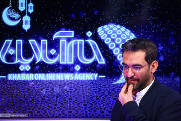 واکنش آذری جهرمی به حضور در پرسپولیس/فوتبال را به اهلش بسپارید