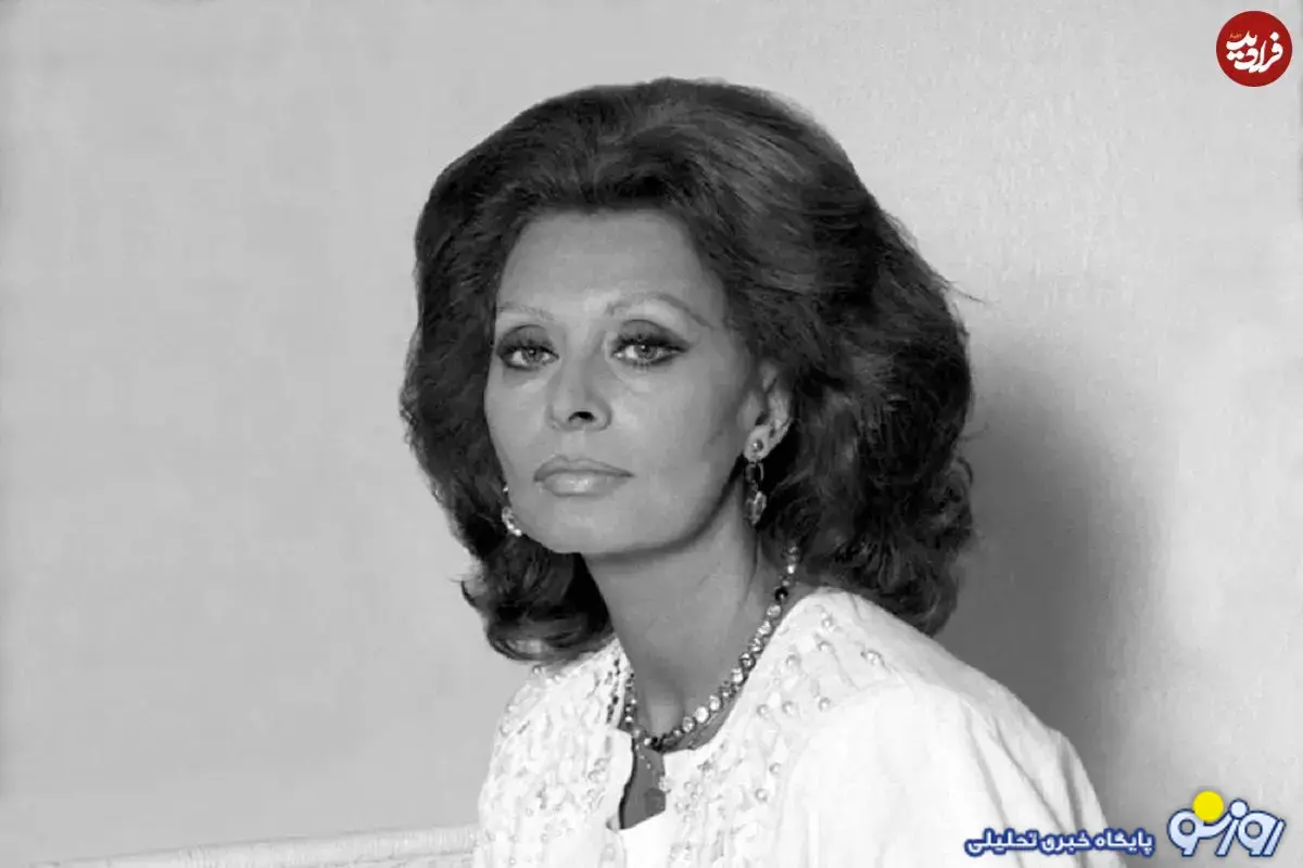 «سوفیا لورن» به همراه سگ اش