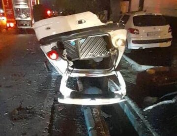 تصادف زنجیره ای در بزرگراه شهید باقری/ پژو ۲۰۶ واژگون شد تصادف زنجیره ای در بزرگراه شهید باقری/ پژو ۲۰۶ واژگون شد