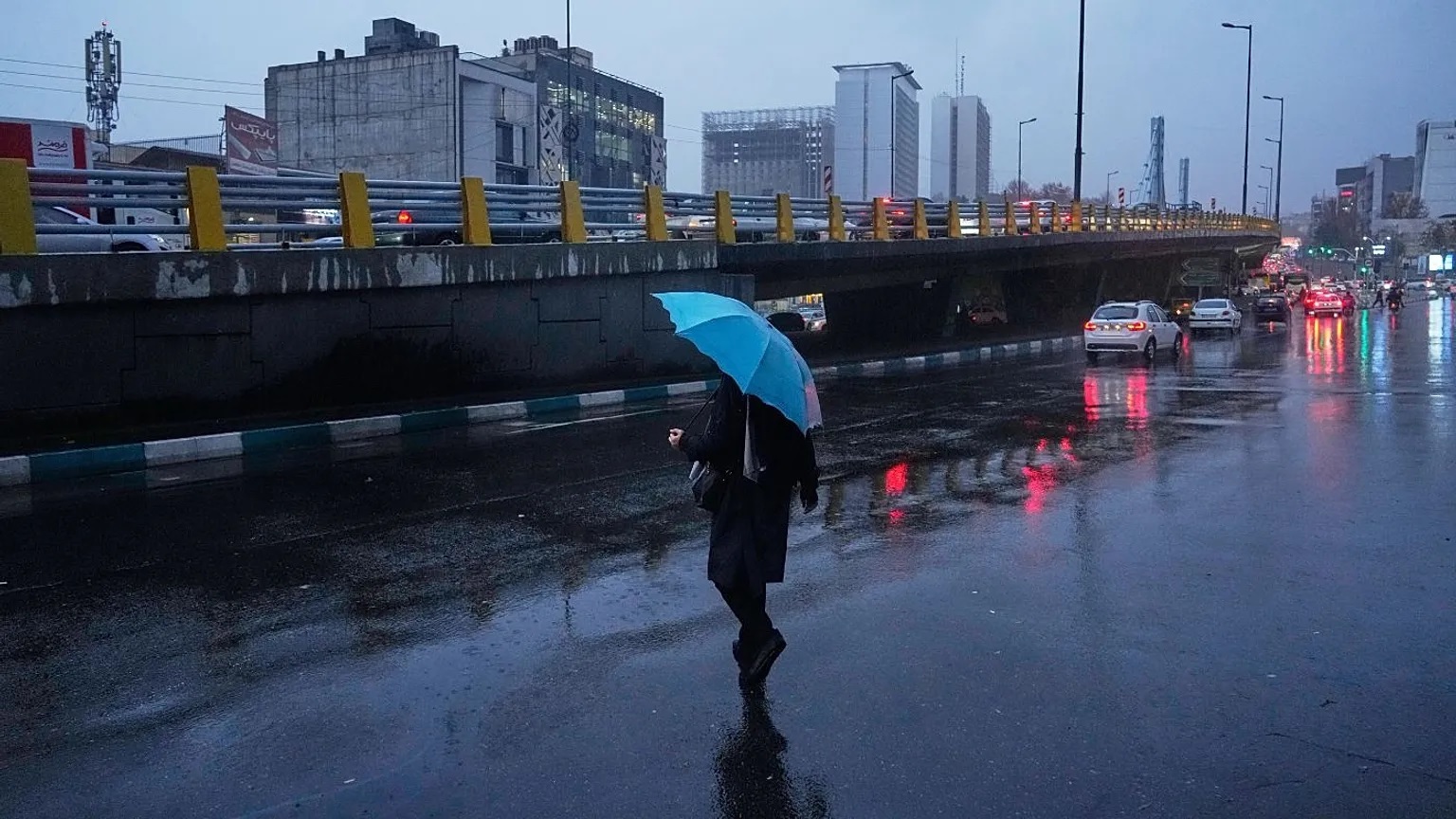 وضعیت آب و هوا، امروز ۲۲ آذر ۱۴۰۴؛ تداوم باران و برف در ۱۶ استان / دمای تهران بین ۳ تا ۱۲ درجه وضعیت آب و هوا، امروز ۲۲ آذر ۱۴۰۴؛ تداوم باران و برف در ۱۶ استان / دمای تهران بین ۳ تا ۱۲ درجه